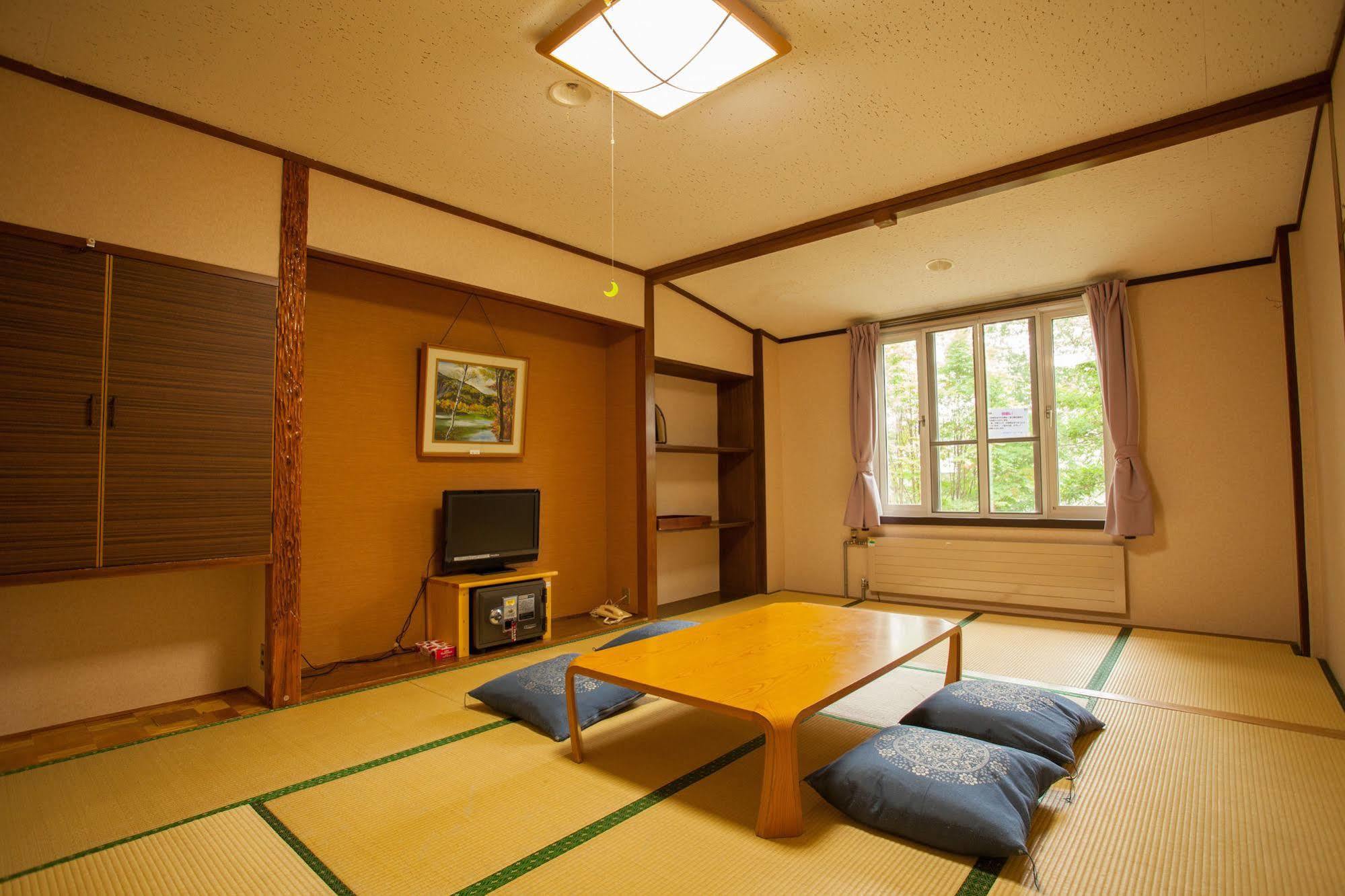 Hotel Mutsumi Shiga Kogen Εξωτερικό φωτογραφία